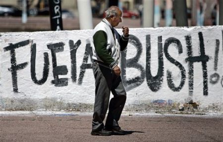 fuera bush.jpg